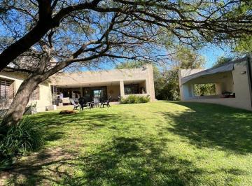 Casa · 400m² · 6 Ambientes · 2 Cocheras · Carmen de Olmos 1300, Villa Allende Golf, Villa Allende