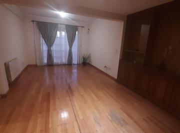 Departamento · 70m² · 4 Ambientes · Departamento en Venta - 4 Ambientes - 70 m² - Adrogué, Este