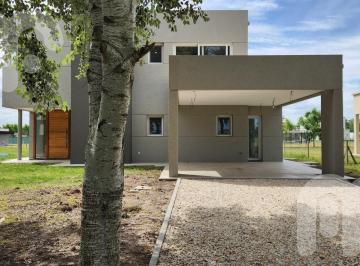 Casa · 184m² · 5 Ambientes · 2 Cocheras · Alquiler Permanente Casa Haras del Sur 3