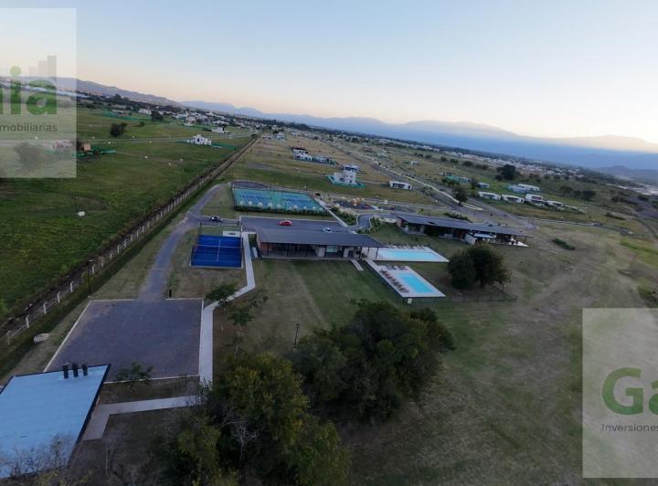Terreno · 605m²
