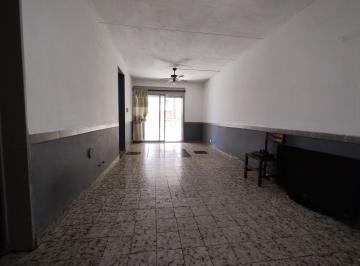 Departamento · 77m² · 4 Ambientes · Venta Amplio 4 Ambientes C/balcón Pb en Pompeya