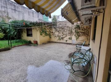 patio · Departamento con 3 Dorm. y Patio Privado - 6 Huéspedes