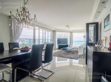 Departamento · 124m² · 5 Ambientes · 2 Cocheras · Venta Departamento 3 Suites Mas Dependencia Playa Mansa Punta del Este Parrillero Propio