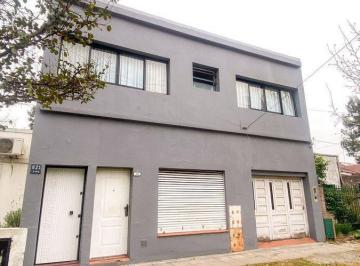 Casa · 73m² · 4 Ambientes · 1 Cochera · Venta de PH en Jose Marmol Apto Credito