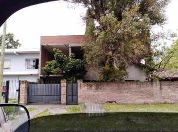 Casa de 8 ambientes, Ituzaingó · Propiedad de Gran Envergadura, con Posibilidad de Financiación Muy Interesante.