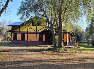 Casa de 6 ambientes, Lago Puelo · Hermosa Chacra en Lago Puelo