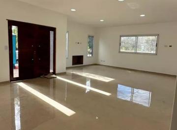 Casa · 170m² · 4 Ambientes · 2 Cocheras · Casa a Estrenar en Barrio Santo Domingo S. Vicente