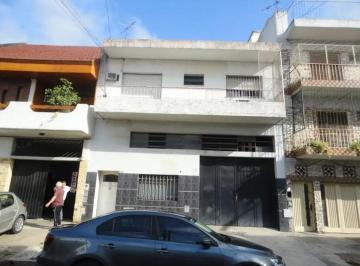 Depósito , Monte Castro · Galpon Local en Alquiler (Las Fotos No Estan Actualizadas) Muy Buien Estado!