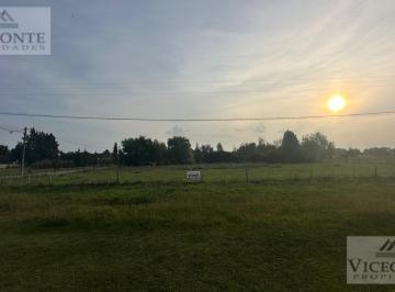 Terreno , Chascomús · Lote de Terreno 734 m² Sob/ Acceso a La Entrada de Chascomús (Apto Financiación)