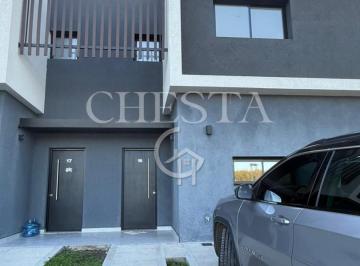 Casa · 105m² · 4 Ambientes · 2 Cocheras · Casa en Alquiler en El Aljibe, Pilar, G. B. a. Zona Norte