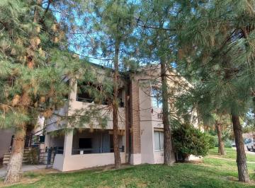 Departamento · 90m² · 5 Ambientes · 2 Cocheras · Departamento B° Pueyrredon