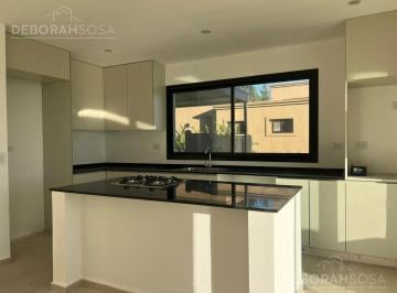 Casa · 210m² · 6 Ambientes · 4 Cocheras · Casa en Venta o Alquiler El Naudir Escobar 3 Dorm. Dependencia Piscina