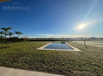 Casa · 210m² · 6 Ambientes · 4 Cocheras · Casa en Venta o Alquiler El Naudir Escobar 3 Dorm. Dependencia Piscina