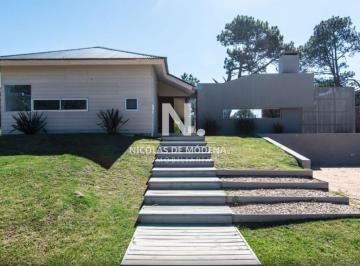 Foto1 · Vende Casa de 4 Dorm. en Jose Ignacio en Barrio Privado.