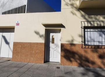 Casa · 118m² · 5 Ambientes · 1 Cochera · Casa 2 Familias 6 Ambientes Cochera Patio