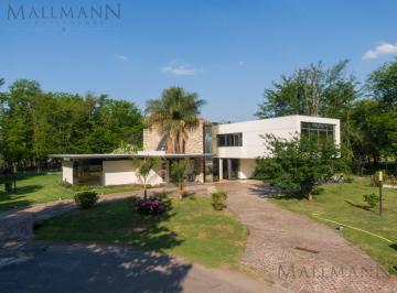 Casa · 458m² · 8 Ambientes · 3 Cocheras · Venta Casa 4 Dorm en Estancias del Pilar Golf