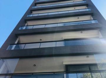 Departamento · 45m² · 2 Ambientes · 1 Cochera · Oportunidad - Vta Dta - 2 Amb con Patio y Cochera - Escalada Centro