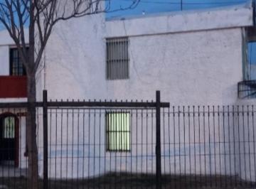 Casa de 5 ambientes, Las Heras · Hermoso Duplex en B 12 de Junio Pegado a Municipal