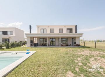 Casa · 360m² · 8 Ambientes · 2 Cocheras · Venta / Permuta | Casa 4 Dorm. | Vida Club de Campo Barrio Privado | Funes
