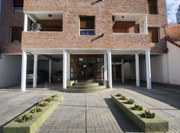 Departamento · 64m² · 4 Ambientes · 1 Cochera · Departamento Dos Dorm. Calle Leloir