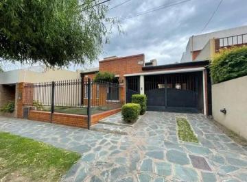 Casa de 6 ambientes, Luján · Casa Centrica en Luján, Buenos Aires.