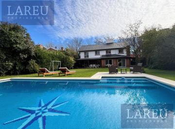 Casa · 246m² · 6 Ambientes · 1 Cochera · Casa - Los Fresnos (Pilar)