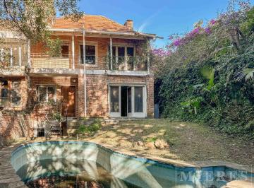 Casa · 171m² · 3 Ambientes · 2 Cocheras · Casa a Refaccionar en Excelente Zona