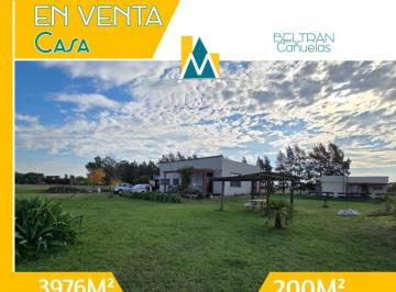 Casa · 250m² · 3 Ambientes · 1 Cochera · Casa en Venta - Cañuelas