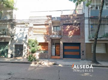 Casa · 230m² · 5 Ambientes · 1 Cochera · Casa en Venta Barrio Martin 4 - 5 Dorm.