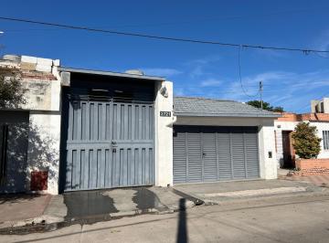 Bodega-Galpón · 190m² · 3 Ambientes · Venta - Galpón - B° Villa Cabrera - Único!