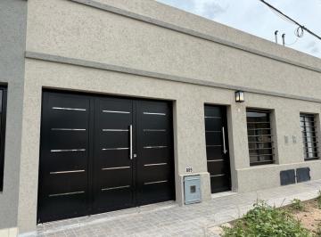 PH · 46m² · 2 Ambientes · 1 Cochera · PH en Lobos