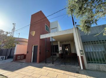 Casa · 190m² · 9 Ambientes · 1 Cochera · Casa en Lobos