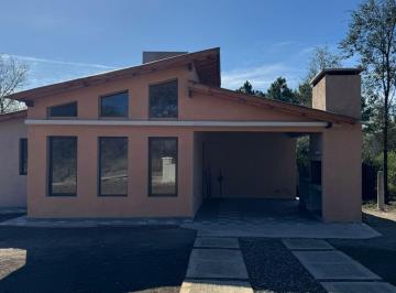 Casa de 5 ambientes, Villa General Belgrano · Hermosa Casa Estrenar