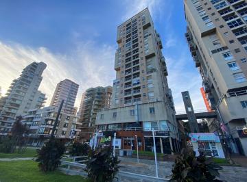 Departamento · 60m² · 4 Ambientes · 1 Cochera · Departamento en Pleno Centro de Pinamar con Vista Al Mar