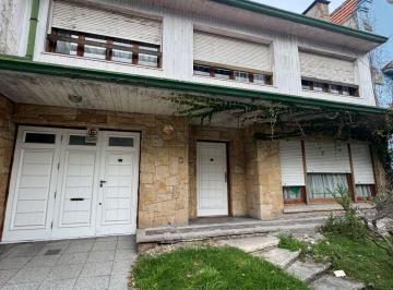 Casa · 182m² · 5 Ambientes · 1 Cochera · Santiago del Estero y 9 de Julio