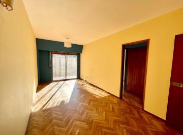 Departamento · 40m² · 2 Ambientes · Alquiler: 2 Ambientes C/balcón Corrido, Luminoso