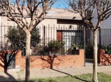 Casa · 170m² · 3 Ambientes · Venta Casa Multifamiliar en Pablo Podesta