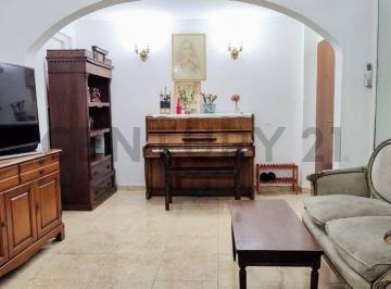 Departamento · 73m² · 3 Ambientes · Venta con Renta en Dólares! Departamento 3 Ambientes en Recoleta