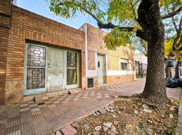 Casa · 173m² · 5 Ambientes · 1 Cochera · Casa Departamento a Reciclar en San Fernando. Oportunidad