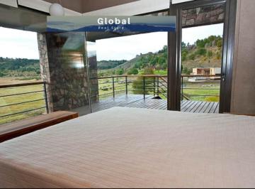 Casa de 6 ambientes, San Martín de los Andes · Sólida Casa en El Peñón del Lolog, San Martín de Los Andes, Patagonia Argentina
