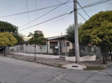 Casa de 8 ambientes, Córdoba · Bº Parque Chacabuco - Totalmente Desarrolada en Una Sola Planta