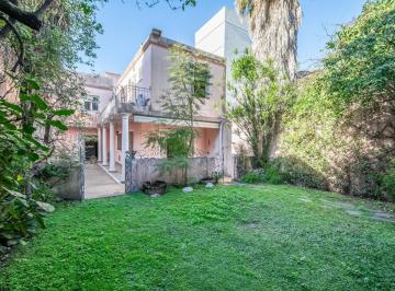 Casa · 382m² · 6 Ambientes · 2 Cocheras · Casa en Villa Luro