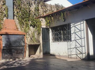 Casa de 6 ambientes, General San Martín · Casa en Venta - Cochera - Parque - Parrilla - San Martín