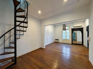 Casa · 112m² · 5 Ambientes · Casa en Planta Alta de 3 Dorm., Comodín y Terraza Exclusiva