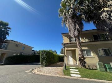 Casa · 80m² · 3 Ambientes · 2 Cocheras · Casa en Boulevard del Sol