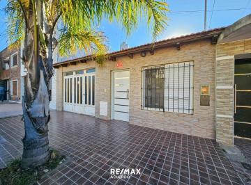 Casa · 152m² · 4 Ambientes · 1 Cochera · Venta Casa. San Nicolas - 2 Dormi - Apto Credito