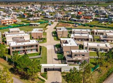 Casa · 6 Ambientes · 2 Cocheras · Casa 3 Dorm. - Don Mateo Lote 328 - Funes | Venta