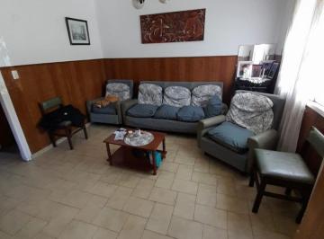 Casa · 180m² · 5 Ambientes · 2 Cocheras · 5 Venta Casa 5 Ambientes, Permuta o Financia.