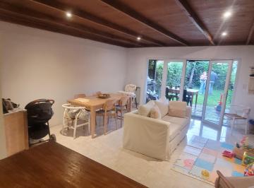 Casa de 5 ambientes, San Fernando · Duplex de 3 + Escritorio, con Jardin, a Media Cuadra de Av Libertador