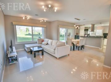 Casa · 166m² · 4 Ambientes · 1 Cochera · Venta de Casa 4 Ambientes en Fincas de Hudson